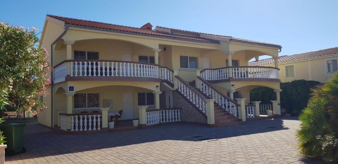 Apartments With A Parking Space Vir - 18407 Exterior photo